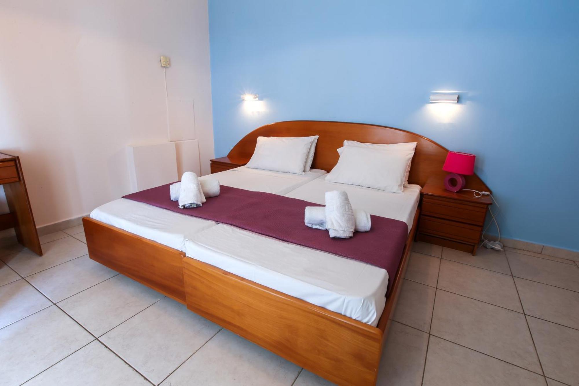 S&C Kosmos Beach Resort Roda  Esterno foto