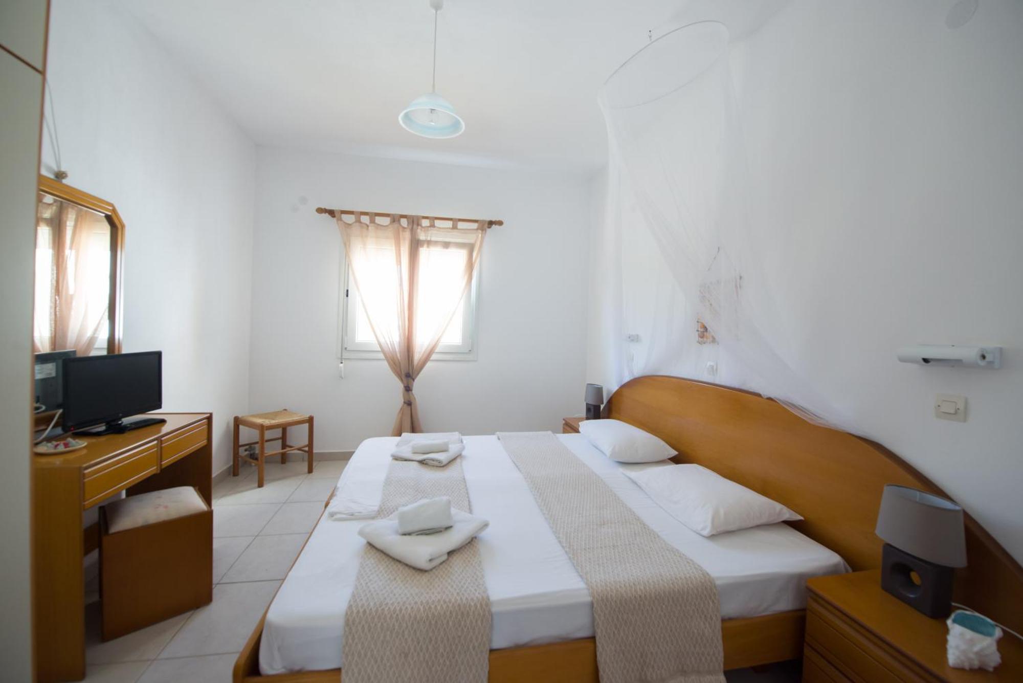 S&C Kosmos Beach Resort Roda  Esterno foto