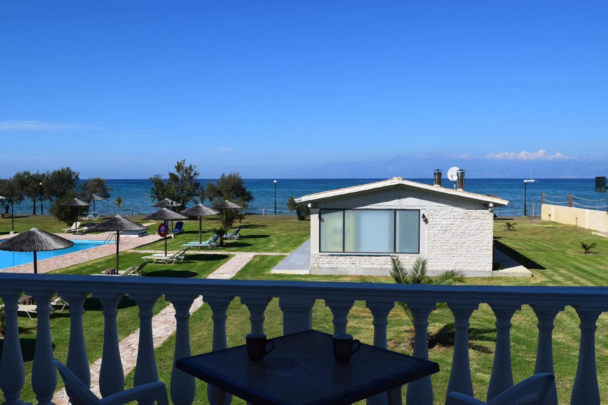 S&C Kosmos Beach Resort Roda  Esterno foto