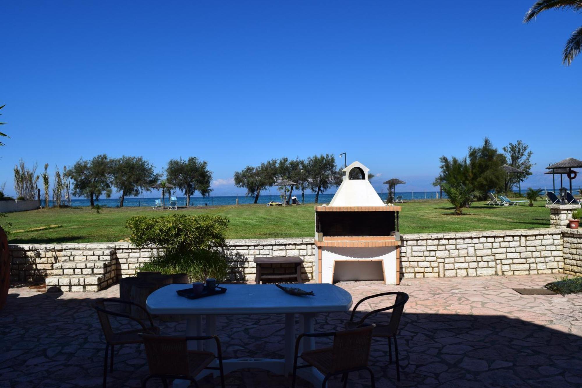 S&C Kosmos Beach Resort Roda  Esterno foto