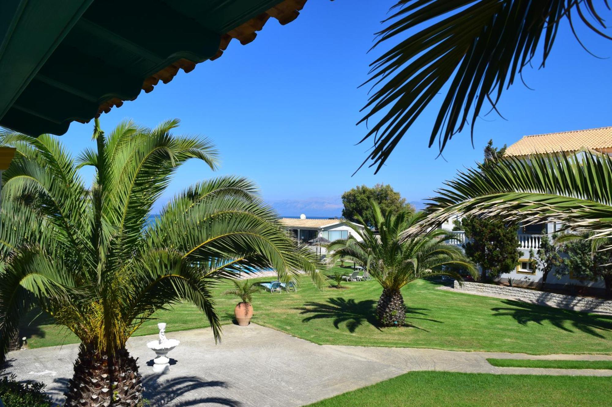 S&C Kosmos Beach Resort Roda  Esterno foto