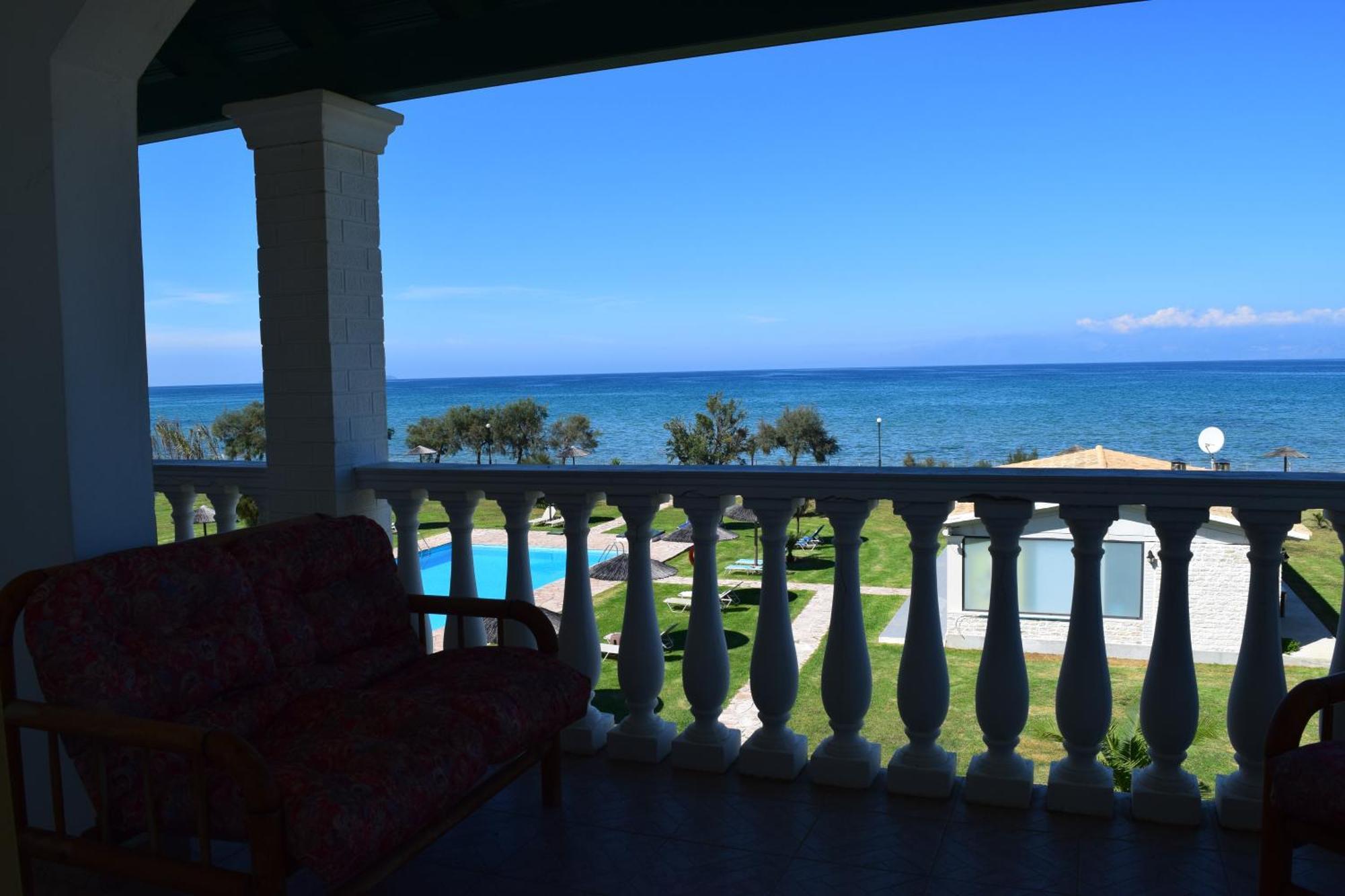 S&C Kosmos Beach Resort Roda  Esterno foto