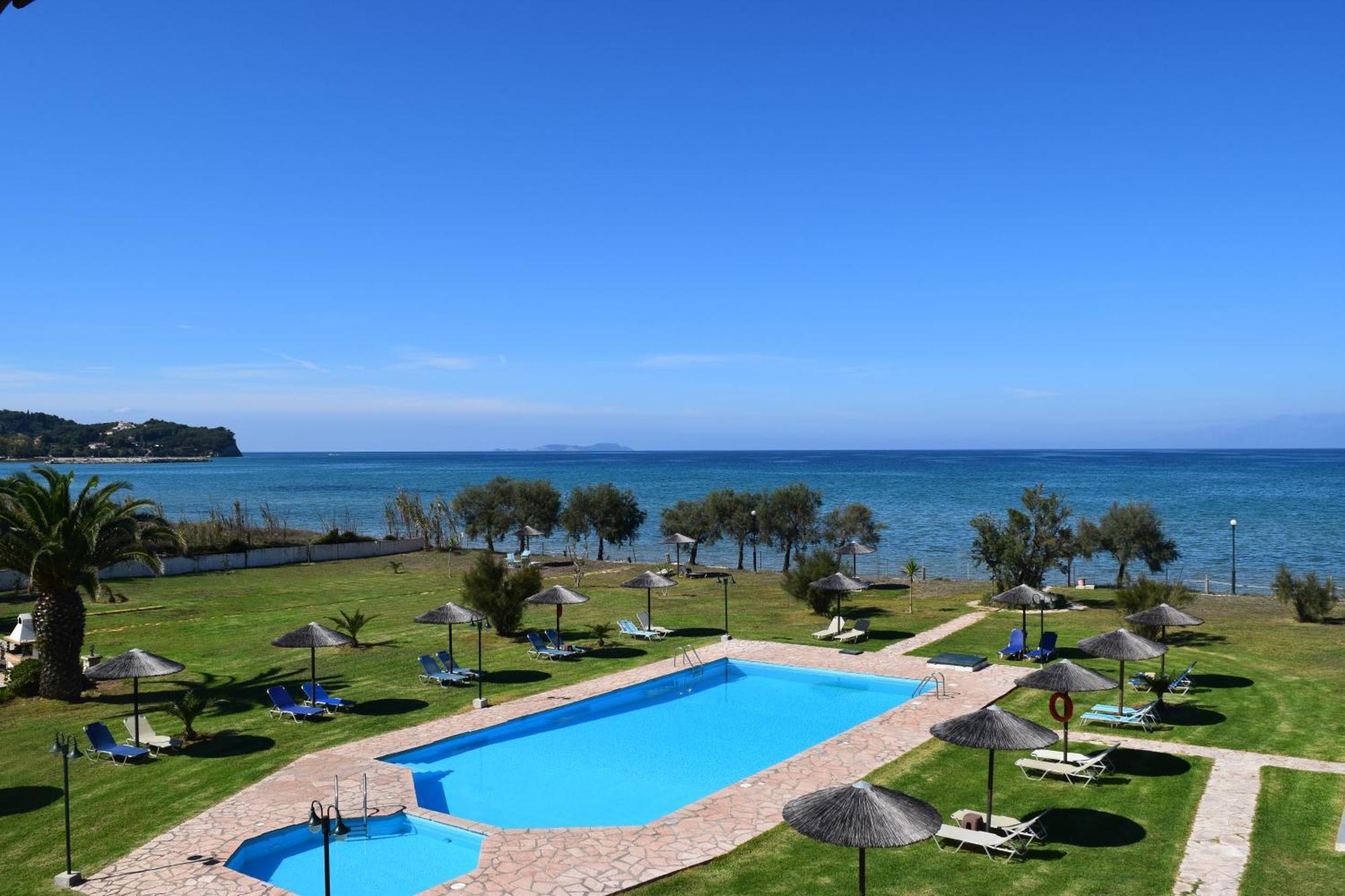 S&C Kosmos Beach Resort Roda  Esterno foto